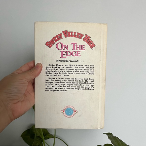 Vintage Sweet Valley High Hardcover Book On the Edge by Francine Pascal 1987 - Picture 2 of 4